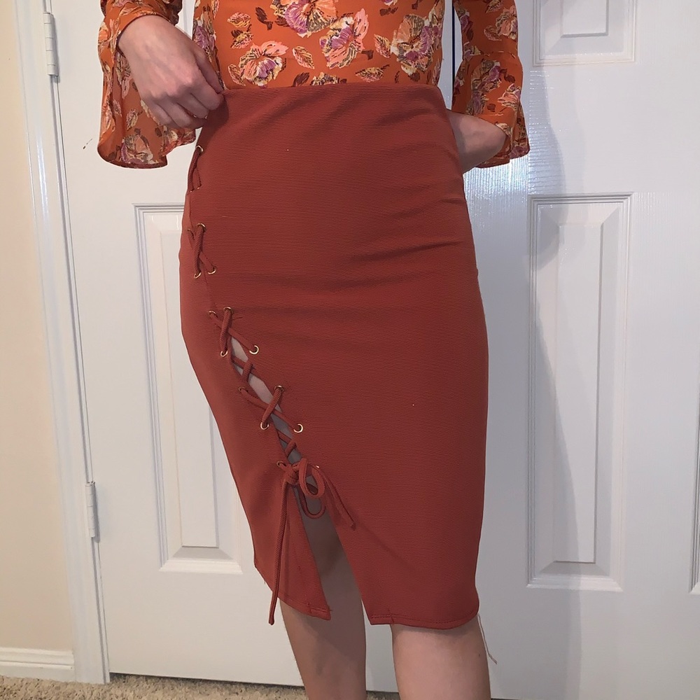 Tie midi skirt